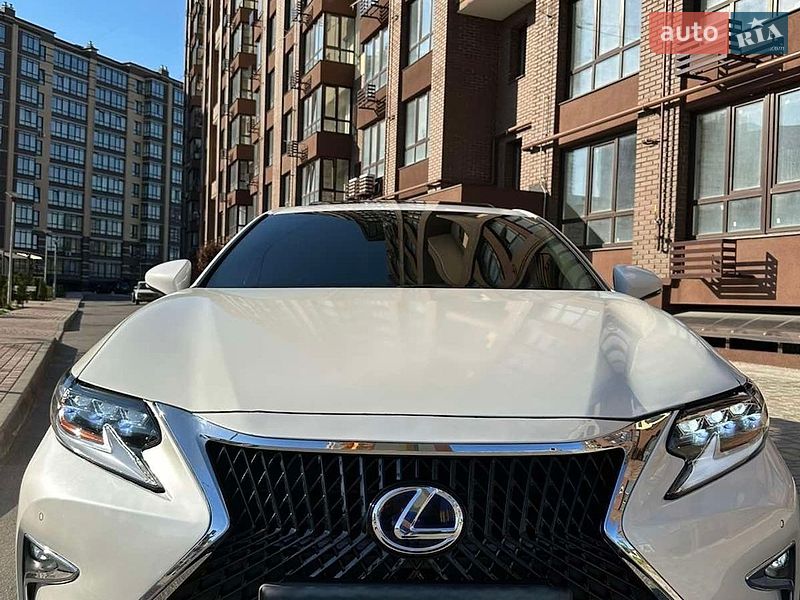 Седан Lexus ES 2014 в Чернигове