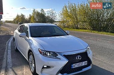 Седан Lexus ES 2016 в Ивано-Франковске Седан Lexus ES 2016 в Ивано-Франковске