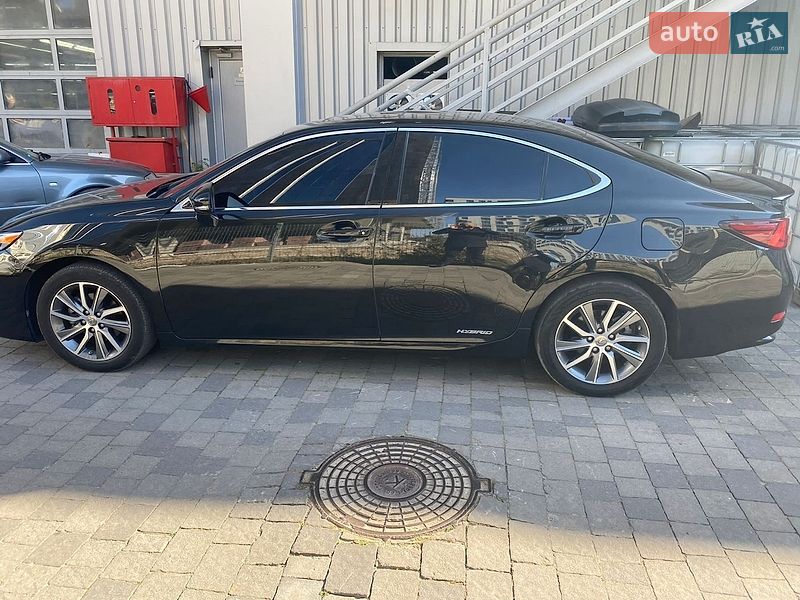 Седан Lexus ES 2017 в Одесі