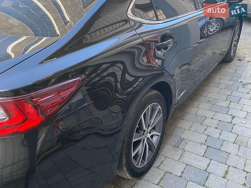 Седан Lexus ES 2017 в Одесі