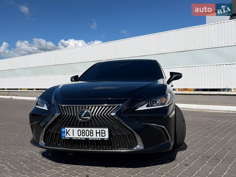 Седан Lexus ES 2021 в Киеве