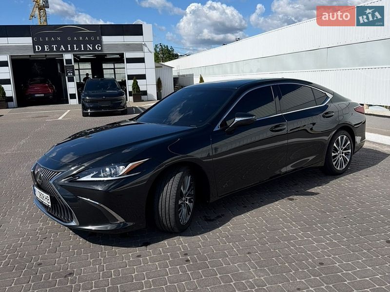 Седан Lexus ES 2021 в Киеве
