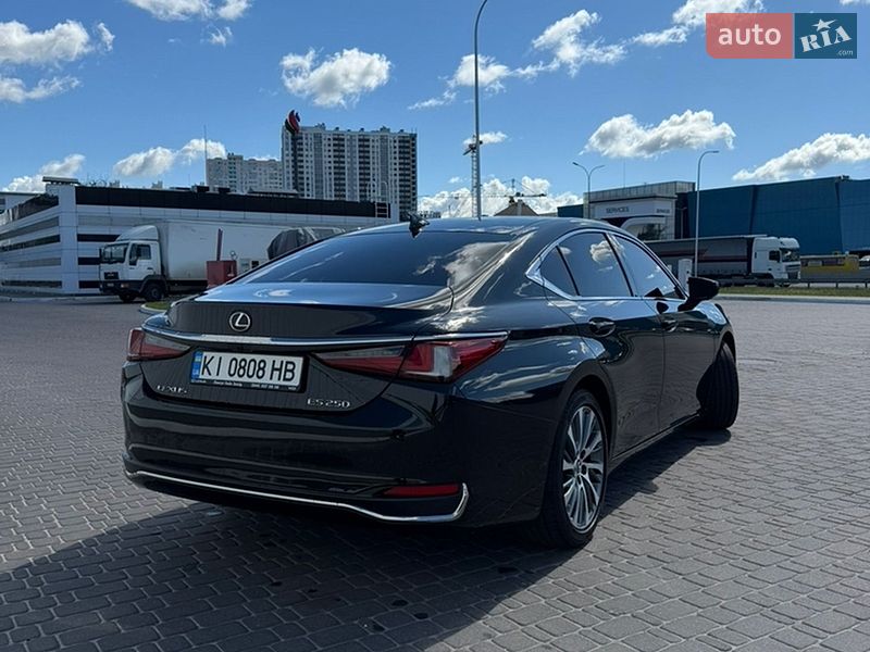 Седан Lexus ES 2021 в Киеве