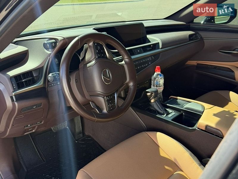 Седан Lexus ES 2021 в Киеве