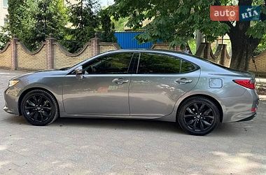 Lexus ES  2012