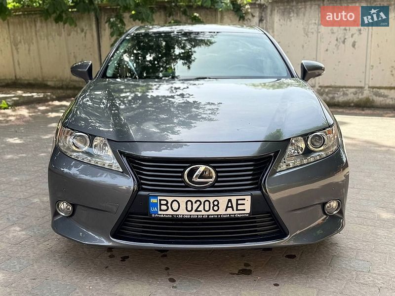 Седан Lexus ES 2012 в Тернополі
