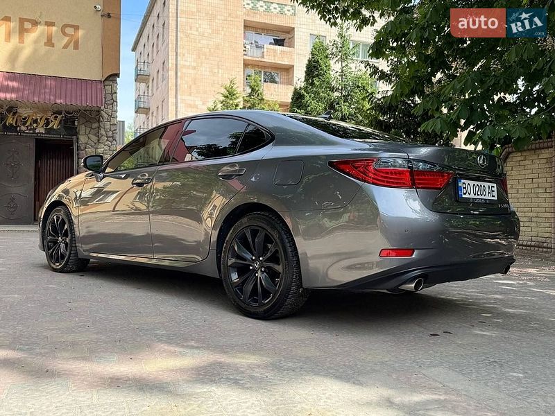 Седан Lexus ES 2012 в Тернополі