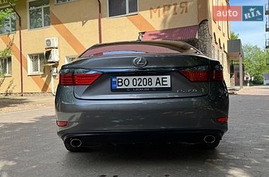 Седан Lexus ES 2012 в Тернополі