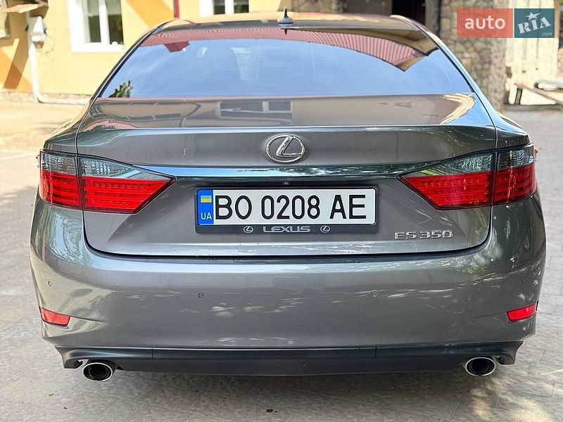 Седан Lexus ES 2012 в Тернополі