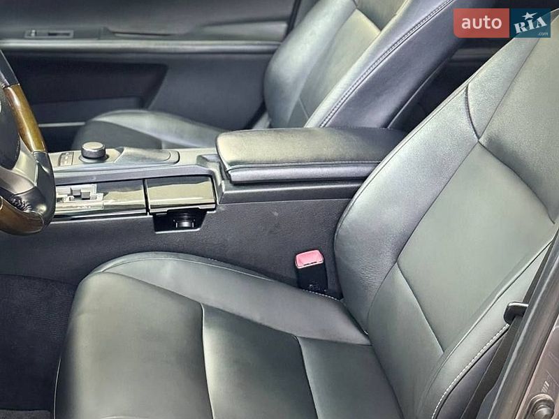 Седан Lexus ES 2012 в Тернополі