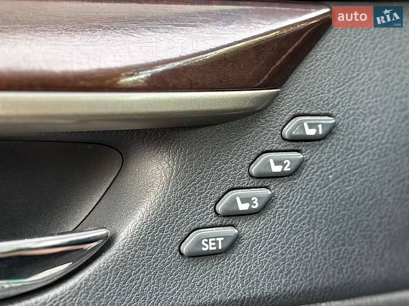 Седан Lexus ES 2012 в Тернополі