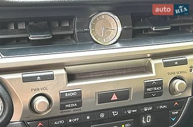 Седан Lexus ES 2012 в Тернополі