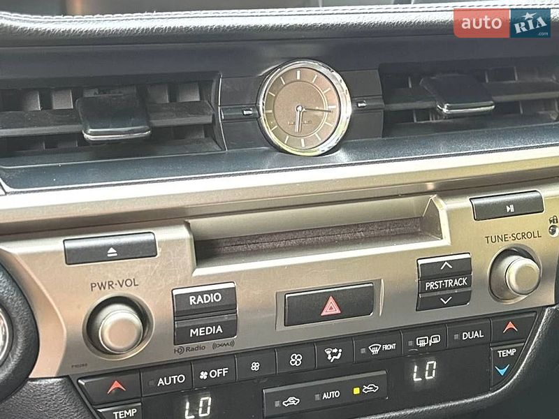 Седан Lexus ES 2012 в Тернополі