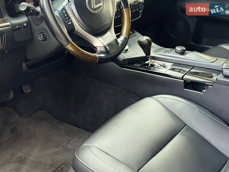 Седан Lexus ES 2012 в Тернополі