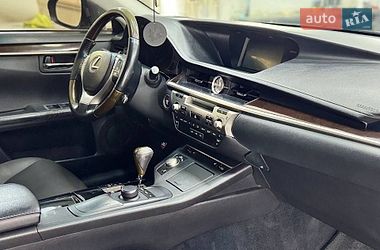 Седан Lexus ES 2012 в Тернополі