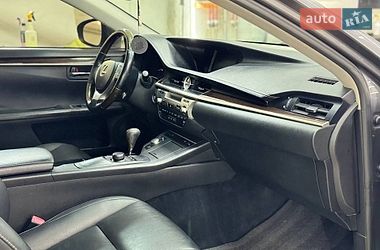 Седан Lexus ES 2012 в Тернополі