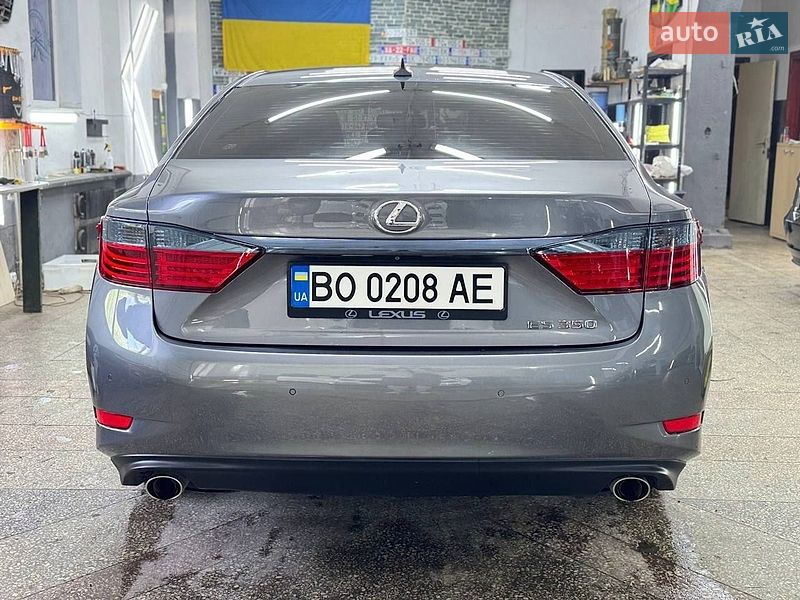 Седан Lexus ES 2012 в Тернополі