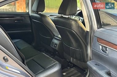 Седан Lexus ES 2012 в Тернополі