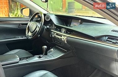 Седан Lexus ES 2012 в Тернополі