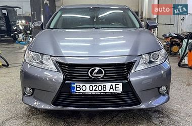 Седан Lexus ES 2012 в Тернополі