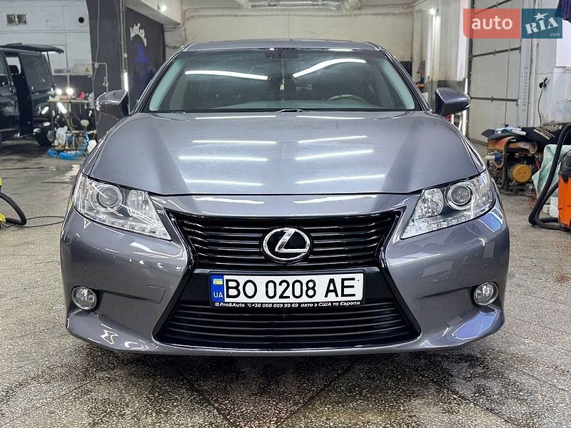 Седан Lexus ES 2012 в Тернополі