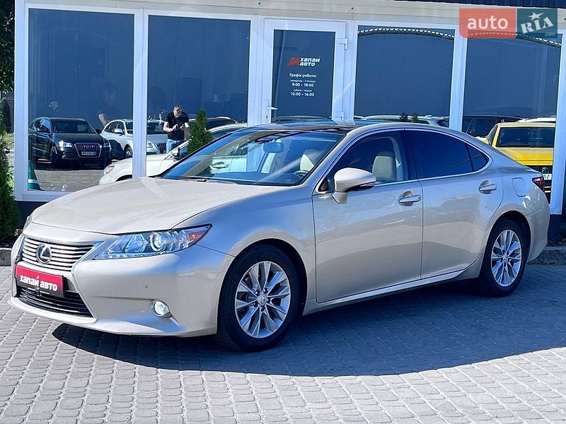 Lexus ES
