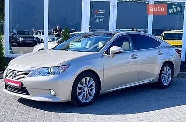 Lexus ES  2012