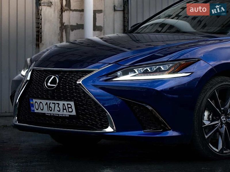 Lexus ES