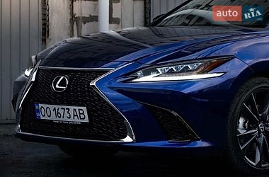 Lexus ES  2022