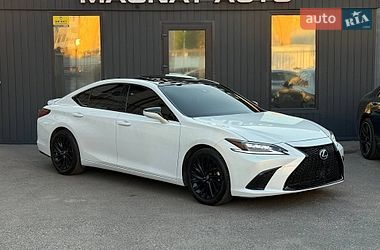 Lexus ES  2019