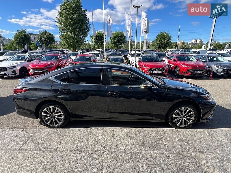 Седан Lexus ES 2023 в Киеве фото 7 Седан Lexus ES 2023 в Киеве