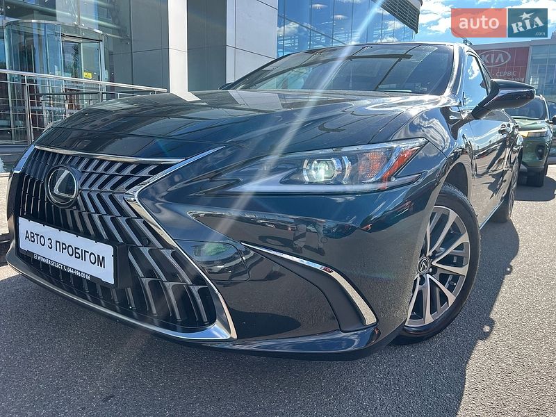 Lexus ES 2023