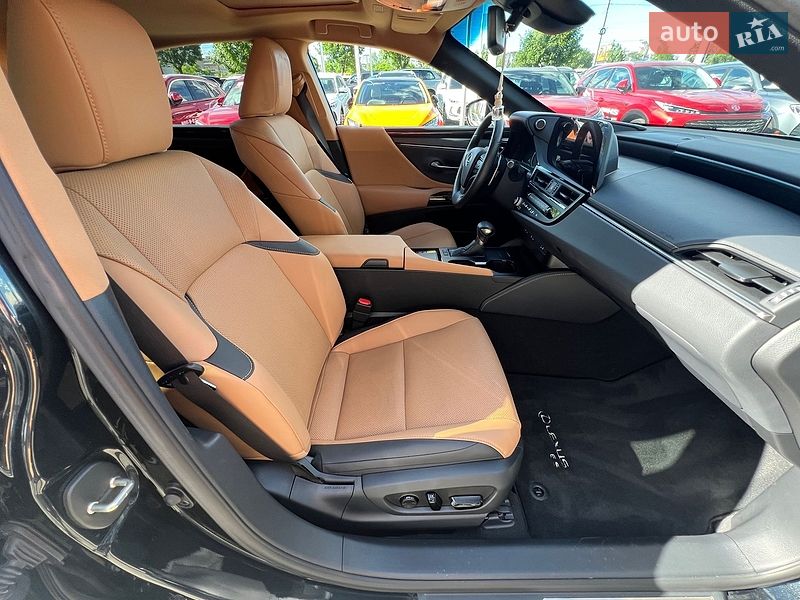 Седан Lexus ES 2023 в Киеве фото 25 Седан Lexus ES 2023 в Киеве