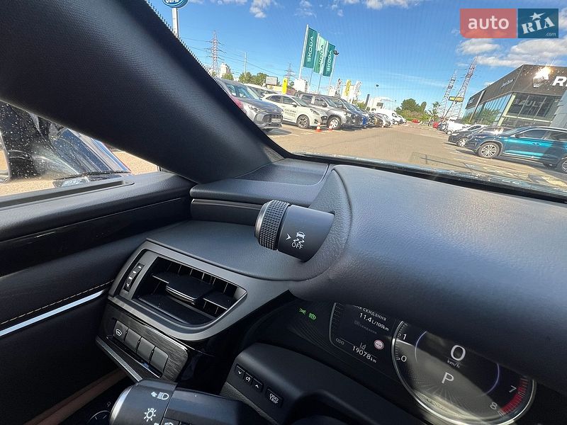 Седан Lexus ES 2023 в Киеве фото 36 Седан Lexus ES 2023 в Киеве