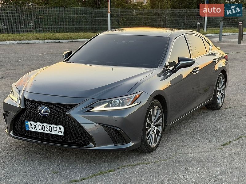 Седан Lexus ES 2019 в Харкові фото Седан Lexus ES 2019 в Харкові