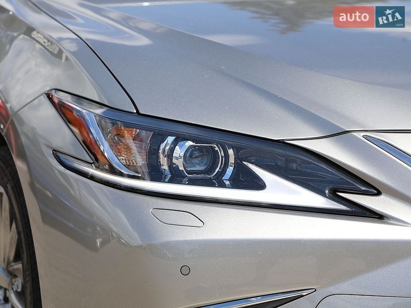 Седан Lexus ES 2023 в Харкові
