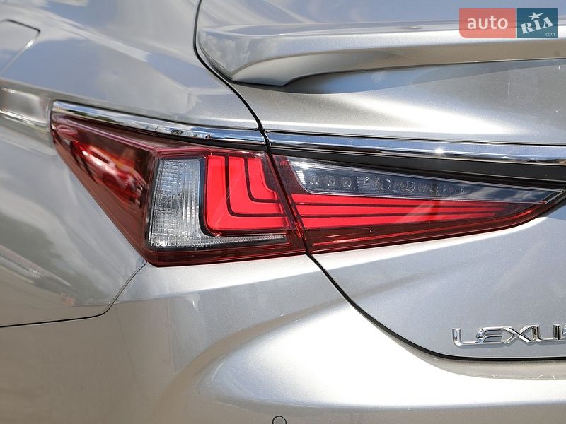 Седан Lexus ES 2023 в Харкові