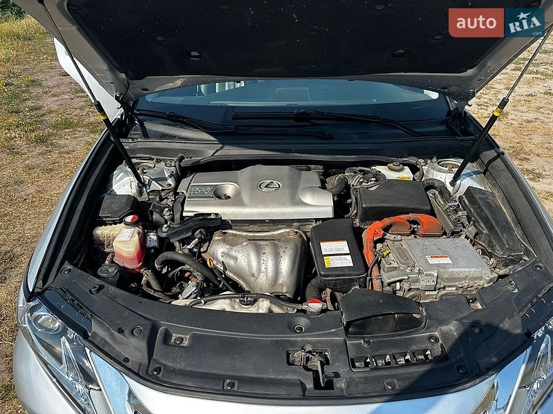 Седан Lexus ES 2015 в Киеве