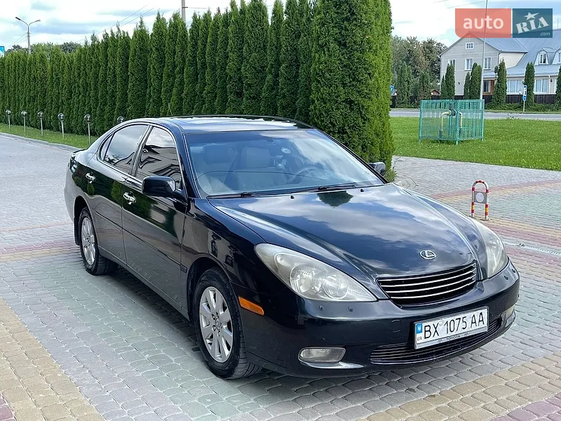 Lexus ES