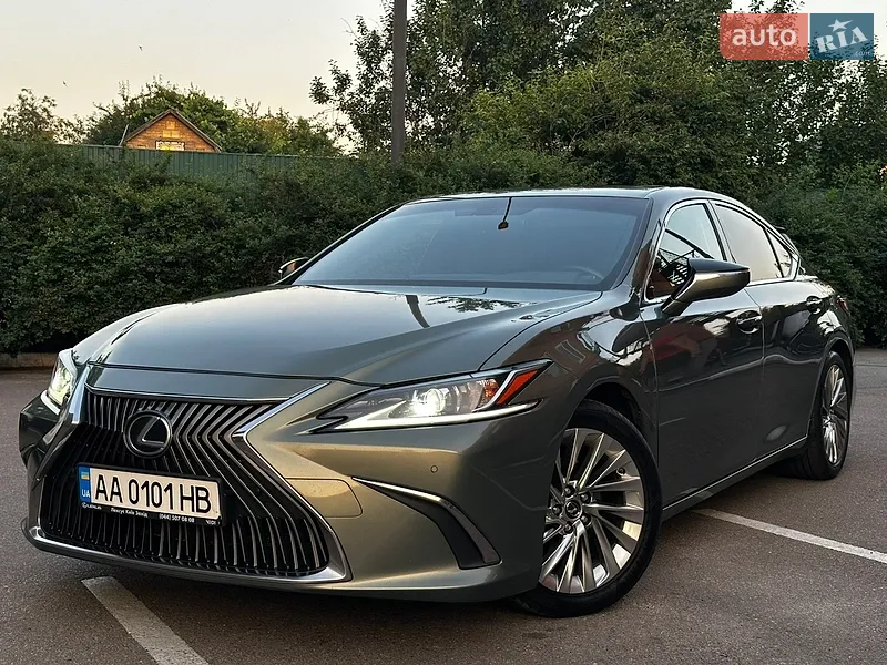 Lexus ES