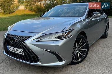 Lexus ES  2024