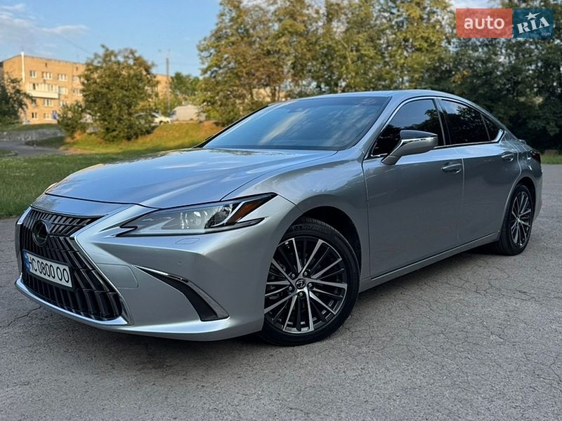Седан Lexus ES 2024 в Львове