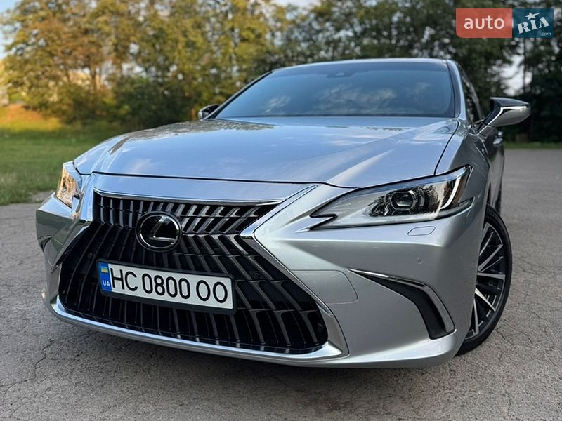 Седан Lexus ES 2024 в Львове