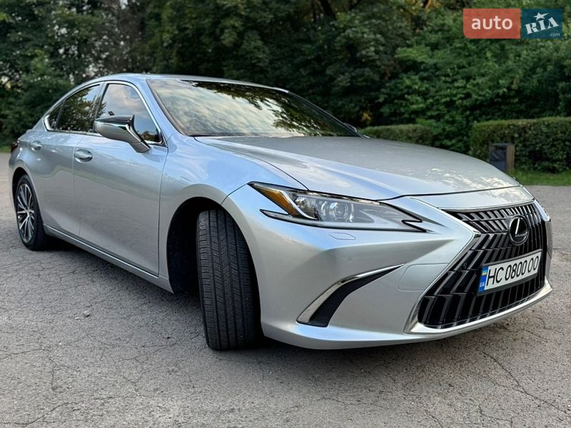 Седан Lexus ES 2024 в Львове