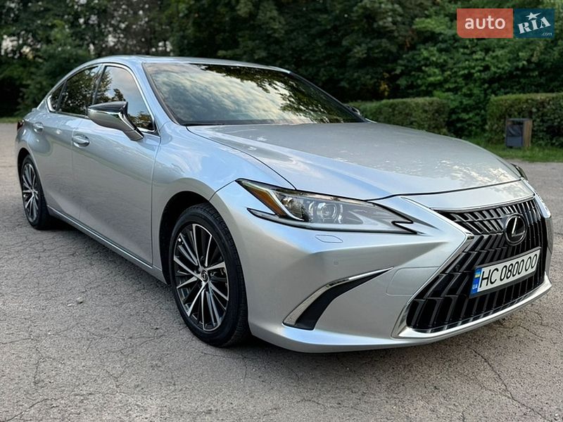 Седан Lexus ES 2024 в Львове