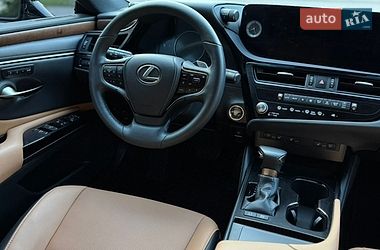 Седан Lexus ES 2024 в Львове