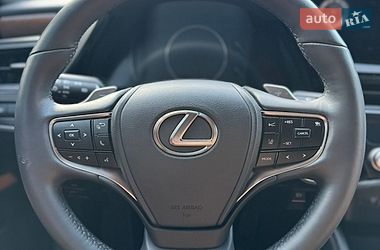 Седан Lexus ES 2024 в Львове