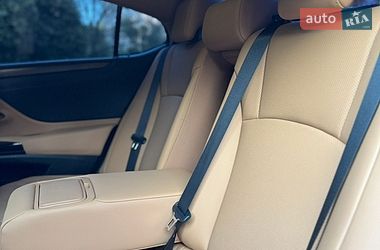 Седан Lexus ES 2024 в Львове