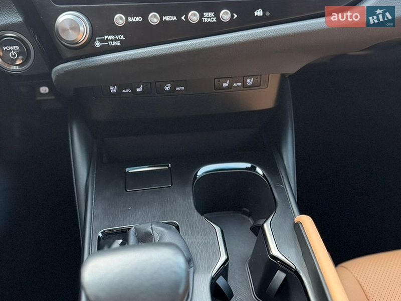 Седан Lexus ES 2024 в Львове