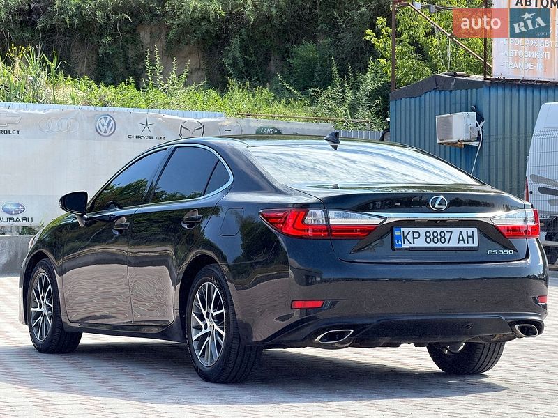Седан Lexus ES 2017 в Запоріжжі